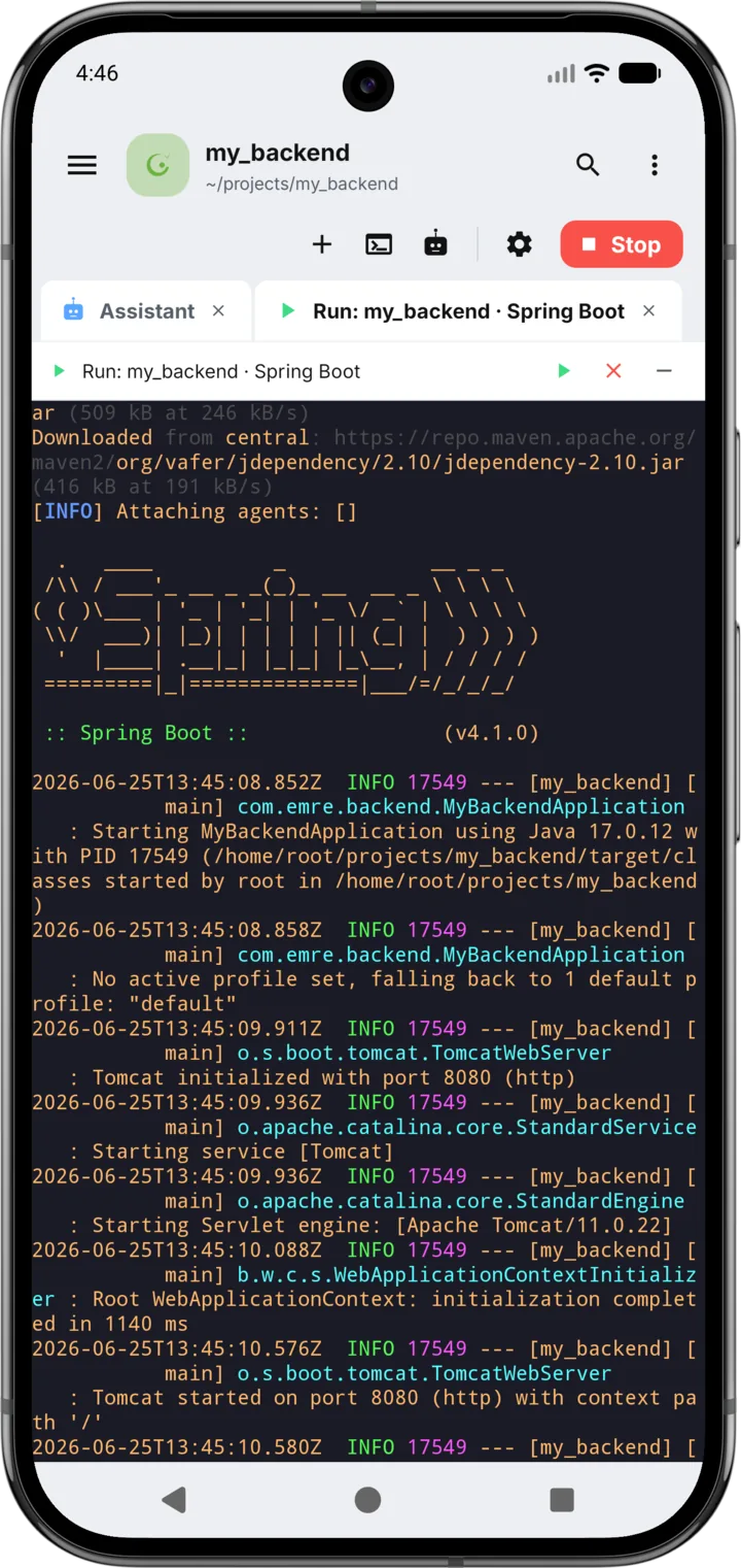 Derle terminalinde ayağa kalkan bir Spring Boot backend’i